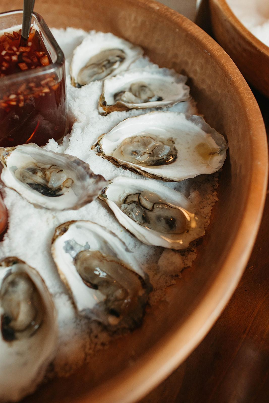 Oysters on ice
