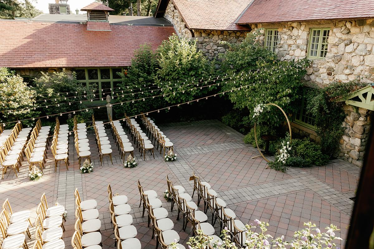 empty courtyard prior to ceremony