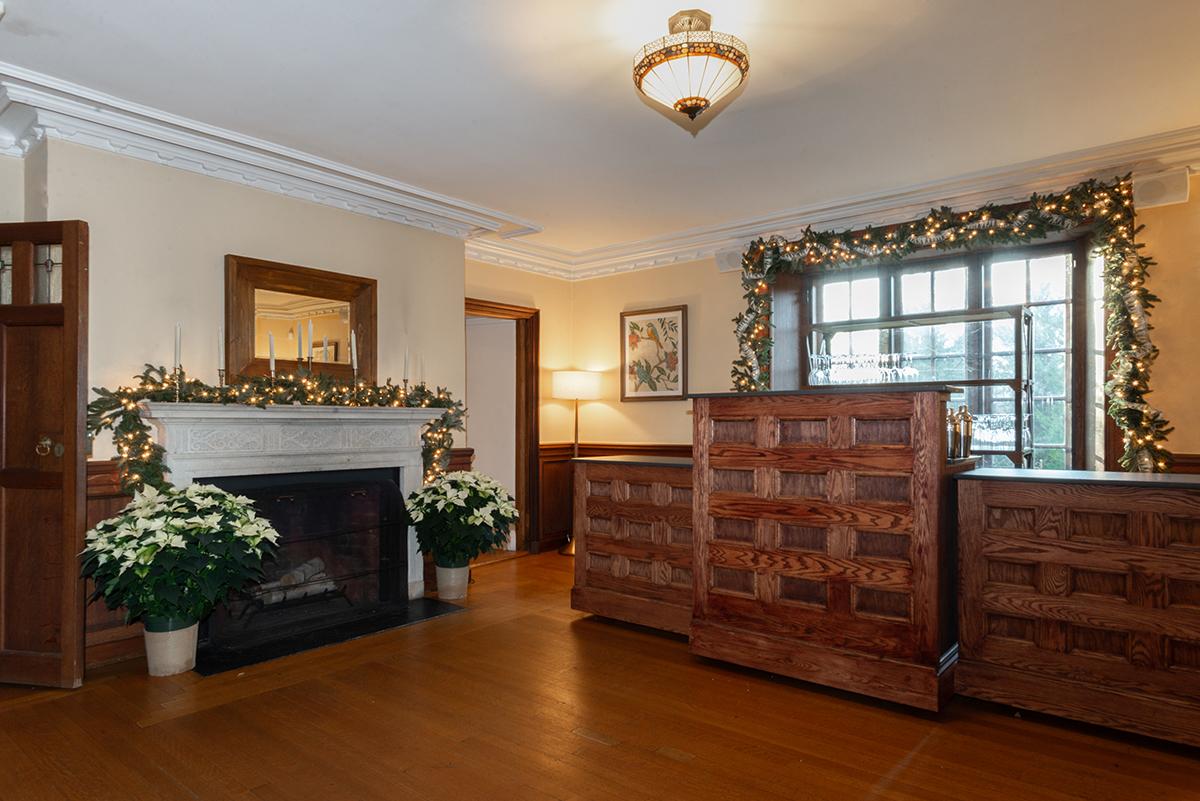 parlor with holiday decor